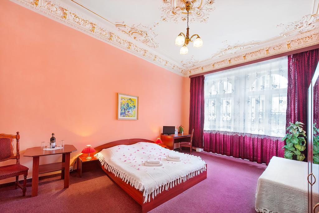 Hotel Kucera Karlovy Vary Habitación foto